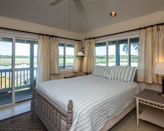 Shrimpers Cove - Edisto Island - Bedroom