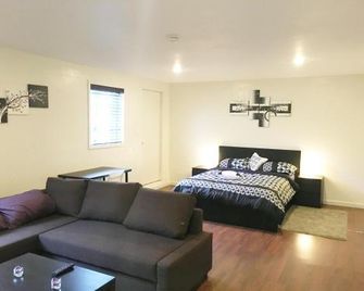 Private Unit / Private Bathroom Near Bart & Sf - Daly City - Pokój dzienny