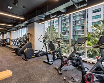 Rare Corner Unit Private Terrace & Sunset Views - Miami - Gym