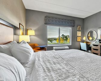Hampton Inn Buffalo - Amherst - Amherst - Schlafzimmer