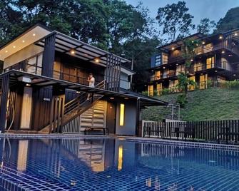 Casa Hill Resort - Sungai Lembing - Piscina