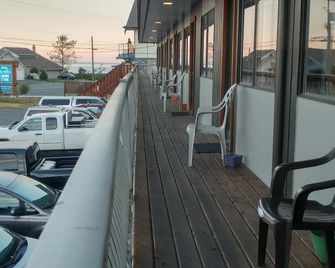 Big Rock Motel - Campbell River - Balcón