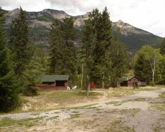 Addison's Bungalows - Brisco - Outdoors view