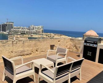 Independence Boutique Apartments - La Valletta - Balcone
