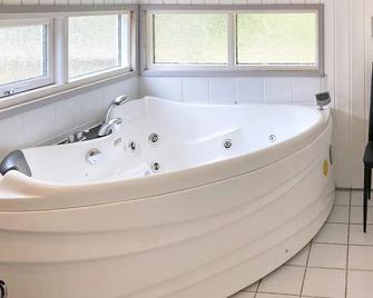 Charming Holiday Home In Albaek With Whirlpool - Ålbæk