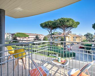 Tintoretto Apartments - Lido di Camaiore - Balkon