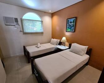 Palmas Del Mar Conference Resort Hotel - Bacolod - Bedroom