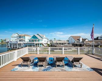 Agua Vista Waterfront Home Hot TubSun Deck-Fish off PatioKayaks provided - Jamaica Beach - Balkon