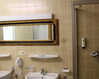 Gasthof Burkert - Oetz - Bathroom