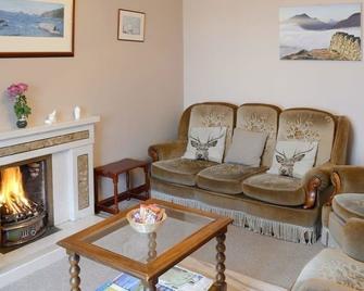 Old armoury guest house - Gairloch - Living room