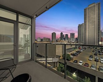 Level - Fulton market Modern two bedroom two bath with full kitchen and balcony - Chicago - Balkon