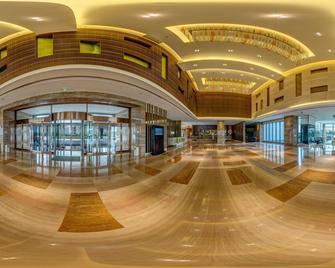 هوليداي إن نانيانج، آن آي آيتش جي هوتل - نانيانغ - ردهة