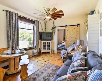 Walk to Dtwn Shops and Eats Sturgeon Bay Retreat - Sturgeon Bay - Huiskamer