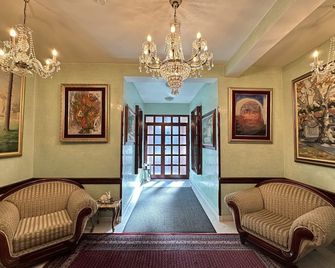 Beatrix Lux Hotel - בודווה - לובי