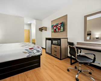 Red Roof Inn & Suites Houma - Houma - Bedroom