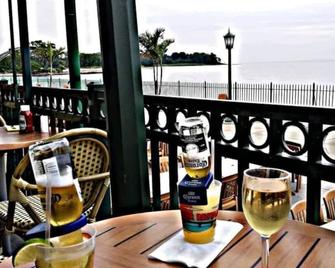 Flex Comfort Apts of Greenwich #1 - Greenwich - Balcone