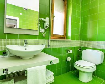Hotel Residence Ulivi e Palme - Cagliari - Bathroom