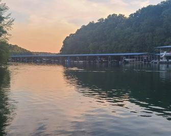 Lakeside Cottage Retreat at Tim's Ford Lake - Tullahoma