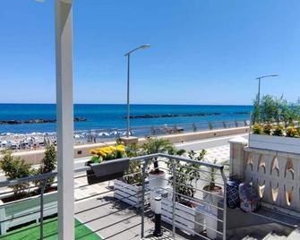 Summer Events Immobiliare Srls Agr Pt - Torre Melissa - Balcone