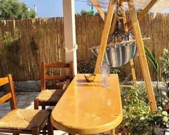 Oasis Retreat with Private Magnesium Mineral Pool, Hammam bath, Mini Golf Course - Potokaki - Serambi