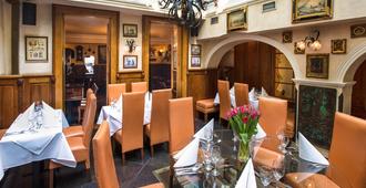 Hotel U Zlateho Stromu - Praag - Restaurant