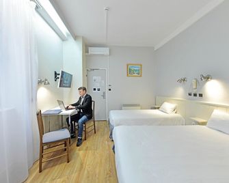 Hôtel Saint André Gare Sncf - קלרמו פראה - חדר שינה