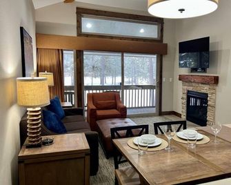 The Pines at Sunriver - Sunriver - Dining room
