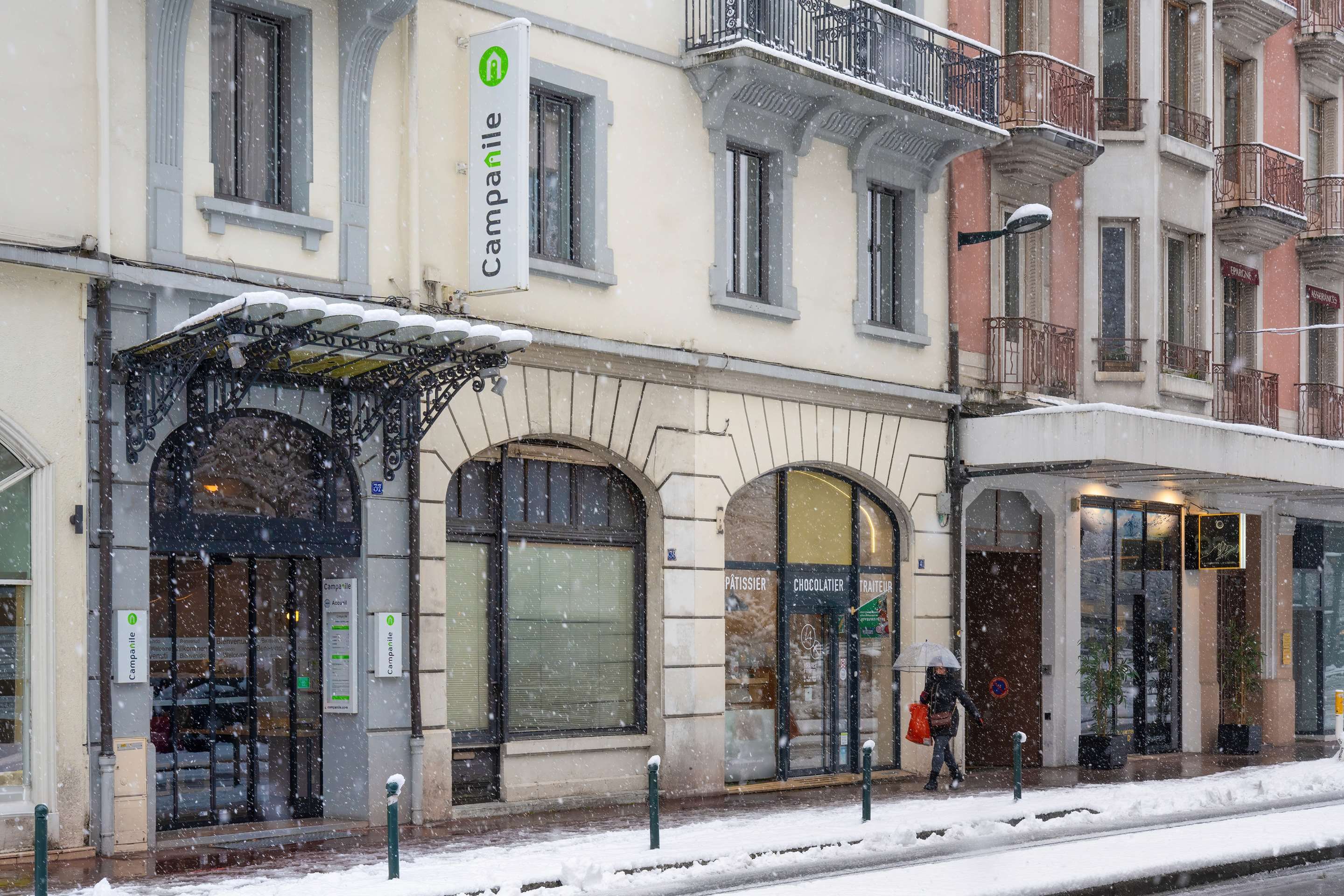 كامبانيل أنيسي سنتر غار