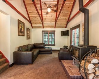 Hideaway Above The Stream - Sundance - Sala de estar