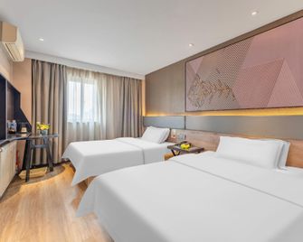 Iu Hotel Binzhou Bohai International Rtmart - Binzhou - Bedroom