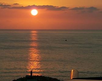 Jounieh Suites Boutique Hotel - Jounieh - Pool