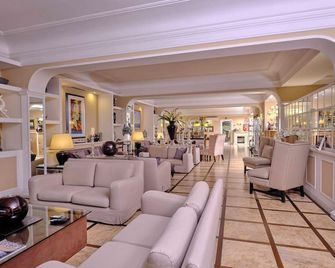 Hotel Martini Olbia - Olbia - Area lounge