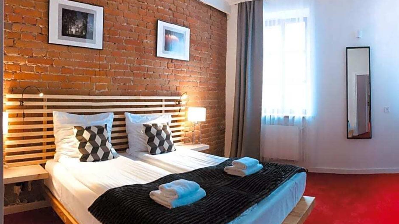 Hotel77
