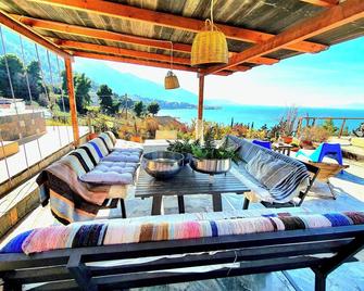 Magical view, Villa Asproneri, Kamena Vourla - Kamena Vourla - Patio