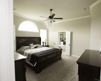 Beautiful Home Away From Home in Dallas/ Fortworth , minutes away from airport - Irving - Habitación