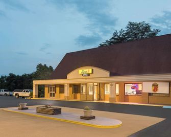 Asheville Airport Inn - Fletcher - Building