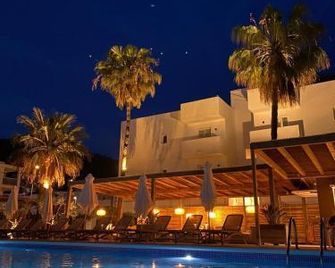 Apartamentos Ses Veles - Cala Llonga - Pool