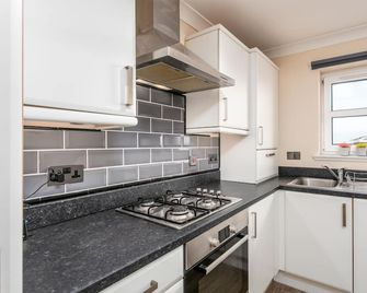 The Lucas - Donnini Apartments - Ayr - Kitchen
