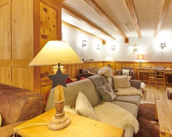 Boutique Hotel Beau-Séjour & Spa Superior - Champéry - Obývací pokoj