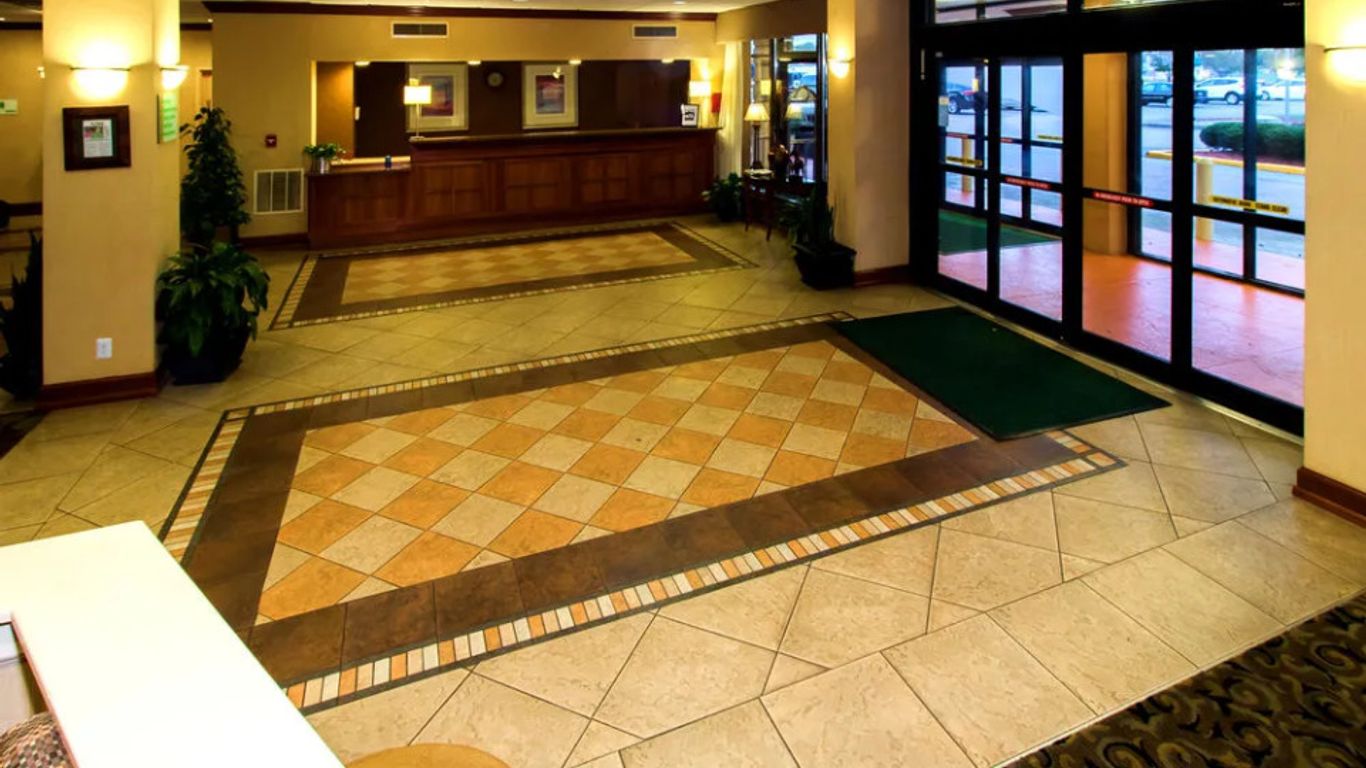 Best Western Premier Airport/Expo Center Hotel