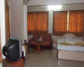 Hotel Kamini - Pimpri - Chinchwad