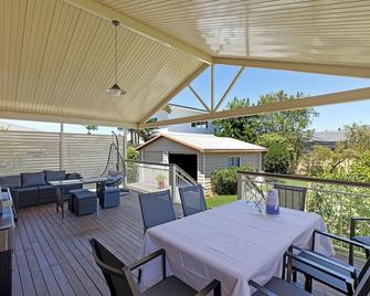 Seashells on Eloora - Long Jetty - Balcón