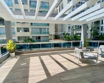 Stylish 1br Apt in Piantini/Serralles, Santo Dgo - Santo Domingo - Balcony