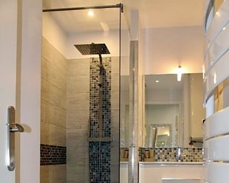 Les Baux 1 - Sanary-sur-Mer - Badkamer