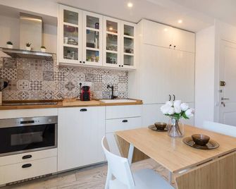 Stunning & Stylish Apartment In Cadaqués - Cadaques - Kjøkken