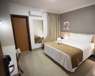 Ellus Hotel - Dourados - Quarto