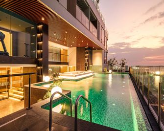 Beverly Mountain Bay, Trademark Collection by Wyndham - Pattaya - Piscina