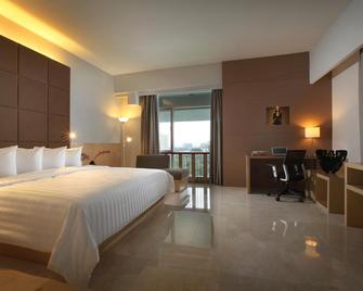 Santika Premiere Dyandra Hotel & Convention - Medan - מדאן - חדר שינה