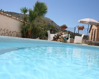 Hotel Il Cortile - Custonaci - Zwembad