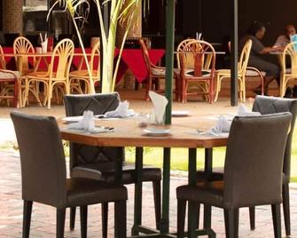 Lysak Haven Park Hotel - Machakos - Restaurante